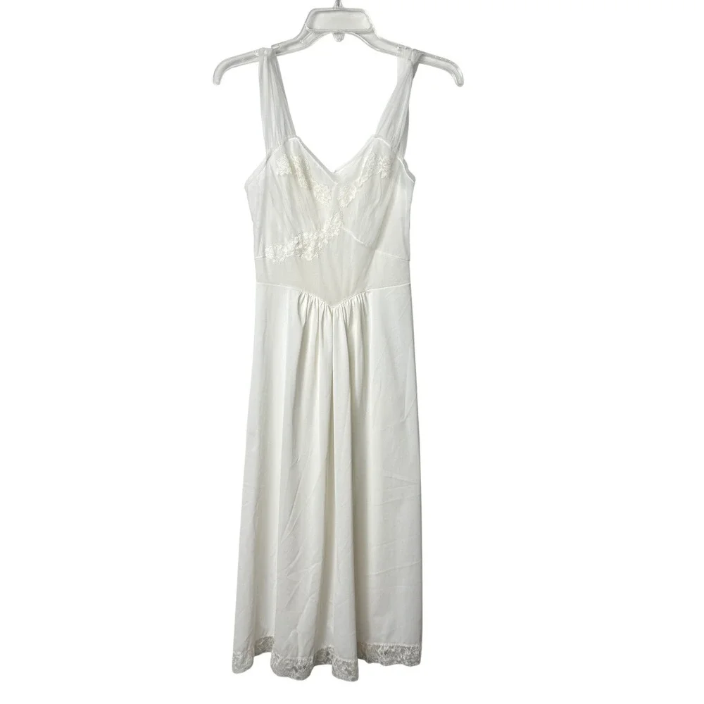 Vanity Fair Vintage White Lace Trim Nightgown Slip Dress Size 32 Ethereal